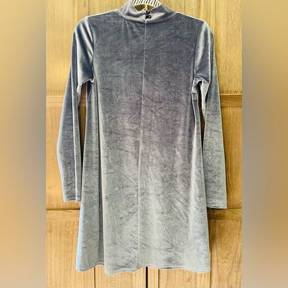 EUC Beautiful velour long sleeve dress. - Picture 2 of 2